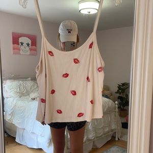 Wild honey kiss face tank top